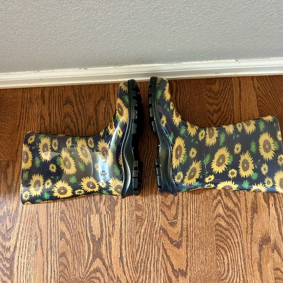 Rain/Garden Boots Water Proof Navy Yellow Fishermancore Sunflowers Size 37/6.5 - Picture 6 of 9